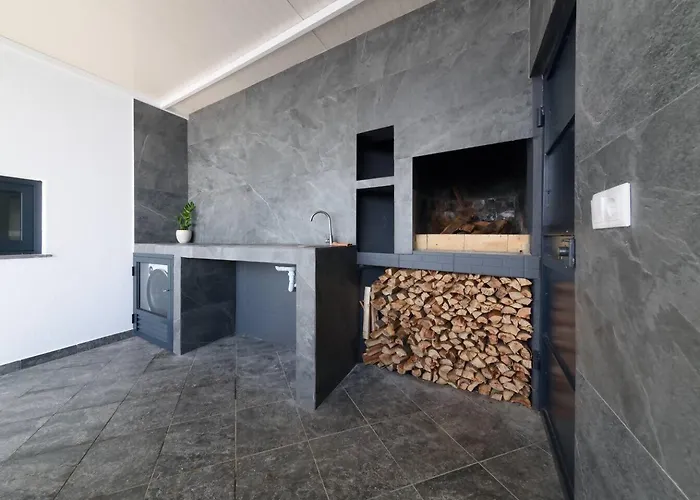 Ocean Valley By Mth *